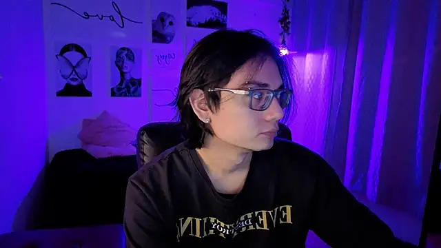 Snapshot of davoxer chatting on 02.04.26 davoxer online show from 02.04.26