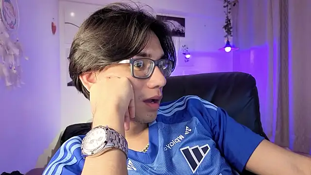 Snapshot of davoxer chatting on 02.22.26 davoxer online show from 02.22.26