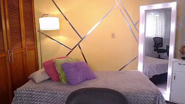 shirleyrojas online show from 11.15.25