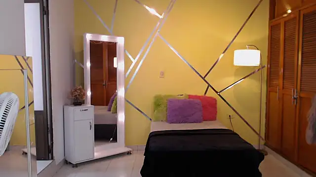 shirleyrojas online show from 11.20.25