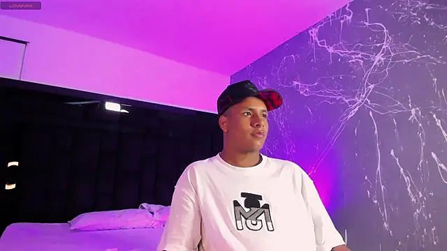 IsaacBlack  online show from 09.11.25