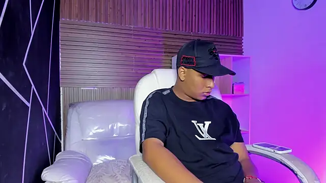 IsaacBlack  online show from 09.14.25