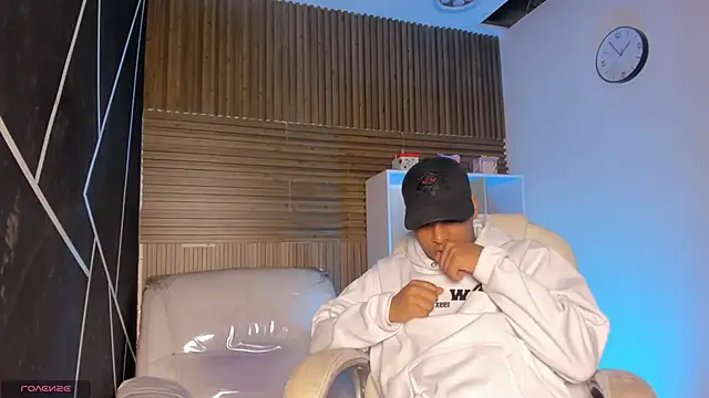 IsaacBlack  online show from 09.22.25