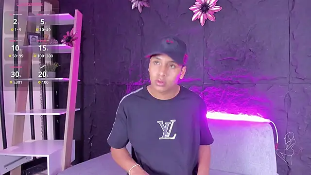 IsaacBlack  online show from 10.02.25