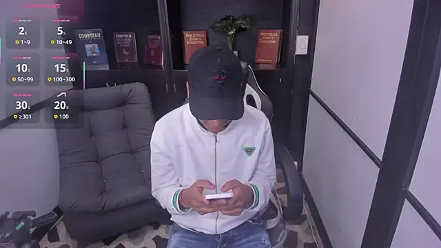 IsaacBlack  online show from 10.11.25