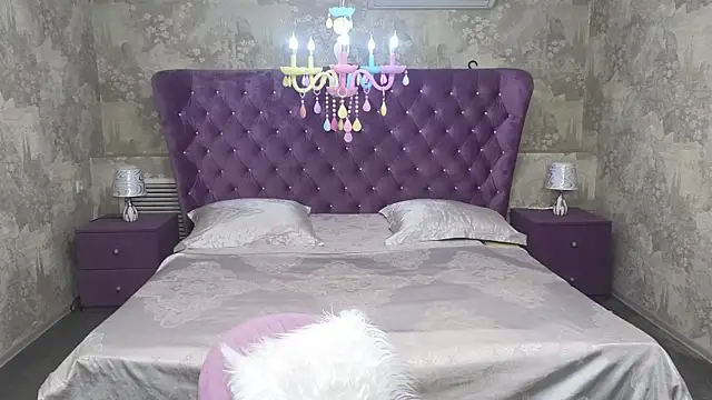 Snapshot of Anna_Kenann chatting on 09.29.25 Anna Kenann online show from 09.29.25