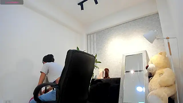 Snapshot of lily_cash1 chatting on 01.19.26 lily cash1 online show from 01.19.26