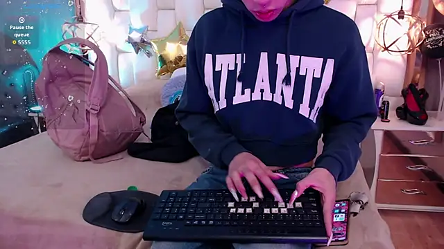 Foxxy Doll online show from 11.07.25