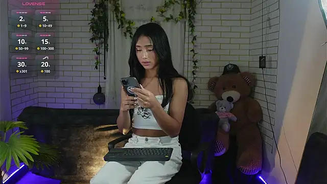 ashley winhouse online show from 09.20.25