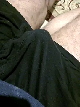 Snapshot of bullut06 chatting on 10.24.25 bullut06 online show from 10.24.25