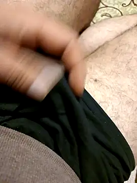 Snapshot of bullut06 chatting on 10.26.25 bullut06 online show from 10.26.25