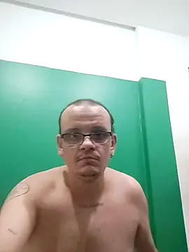 Snapshot of Meu_Pau_Te_Ama chatting on 10.11.25 Meu Pau Te Ama online show from 10.11.25