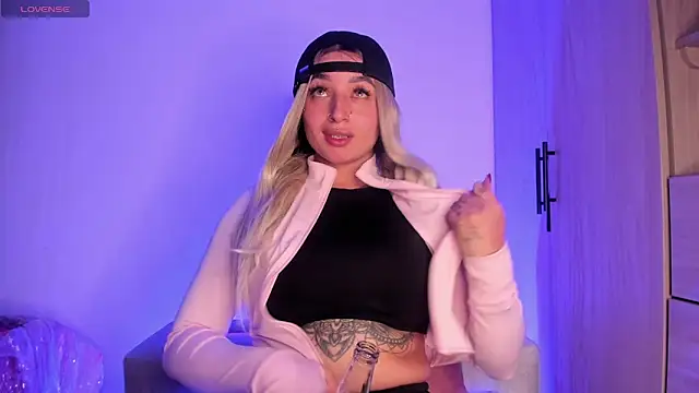 scarlett Collinss online show from 10.05.25