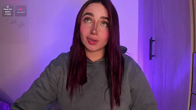 Snapshot of scarlett_Collinss chatting on 02.04.26 scarlett Collinss online show from 02.04.26