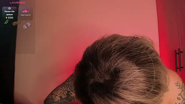 Snapshot of scarlett_Collinss chatting on 02.15.26 scarlett Collinss online show from 02.15.26