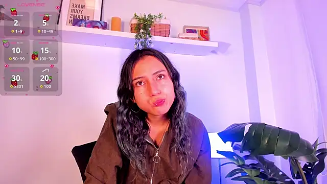 Snapshot of Vampgyal chatting on 10.01.25 Vampgyal online show from 10.01.25