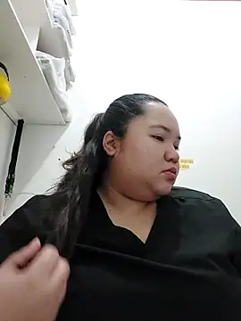 LianaCruzado online show from 04.25.26