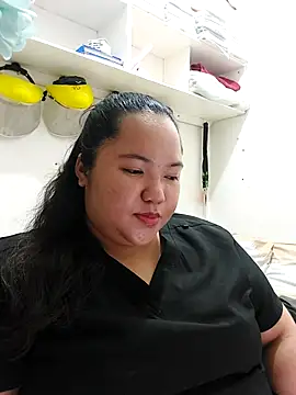 LianaCruzado online show from 04.25.26