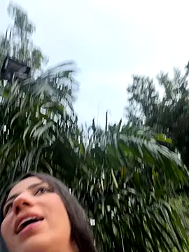 Snapshot of -juicy_ chatting on 11.24.25 -juicy online show from 11.24.25