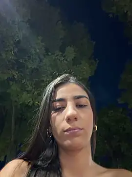 Snapshot of -juicy_ chatting on 12.18.25 -juicy online show from 12.18.25