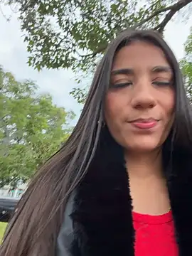 Snapshot of -juicy_ chatting on 02.14.26 -juicy online show from 02.14.26