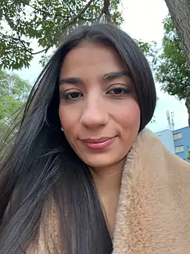 Snapshot of -juicy_ chatting on 02.16.26 -juicy online show from 02.16.26