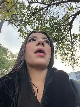 Snapshot of -juicy_ chatting on 02.21.26 -juicy online show from 02.21.26