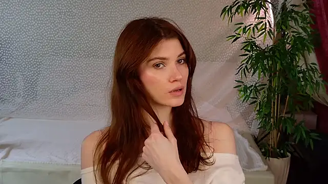 Angell Wild online show from 10.21.25