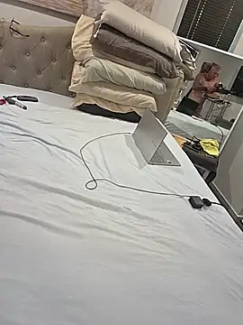 Snapshot of iamthepublickmasterbater chatting on 02.12.26 iamthepublickmasterbater online show from 02.12.26