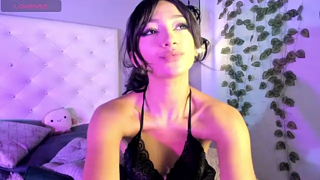 Snapshot of Nicollee_Heart chatting on 03.27.26 Nicollee Heart online show from 03.27.26