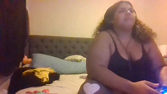 Snapshot of 1n0nlythroat chatting on 05.29.26 1n0nlythroat online show from 05.29.26