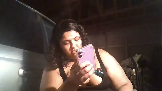 Snapshot of 1n0nlythroat chatting on 06.16.26 1n0nlythroat online show from 06.16.26