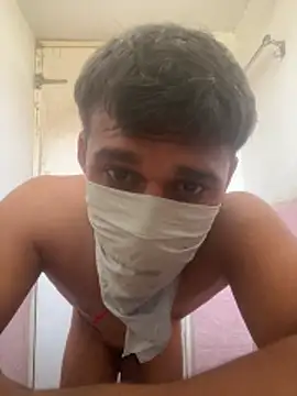 Snapshot of omkarcoll chatting on 04.14.26 omkarcoll online show from 04.14.26