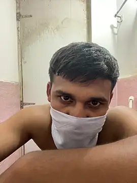 Snapshot of omkarcoll chatting on 04.14.26 omkarcoll online show from 04.14.26