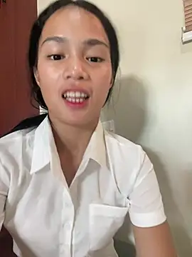 Snapshot of PrettySlimPinay19 chatting on 07.07.26 PrettySlimPinay19 online show from 07.07.26