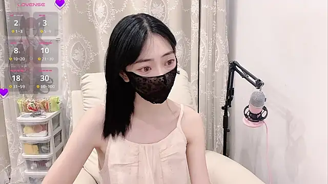 Snapshot of tuantuanle chatting on 05.13.26 tuantuanle online show from 05.13.26