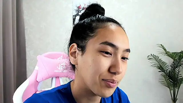 FlirtyAura online show from 11.11.25