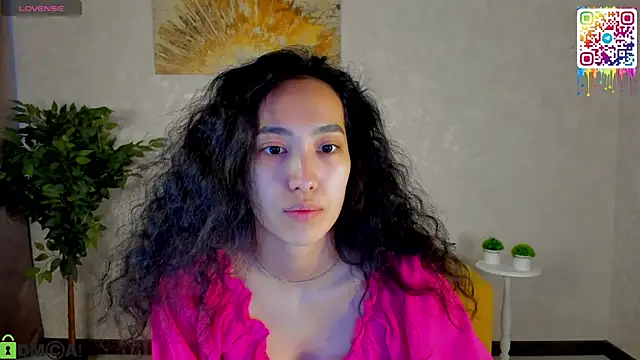 Snapshot of FlirtyAura chatting on 04.23.26 FlirtyAura online show from 04.23.26