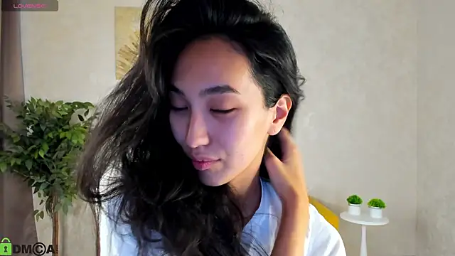 Snapshot of FlirtyAura chatting on 04.30.26 FlirtyAura online show from 04.30.26