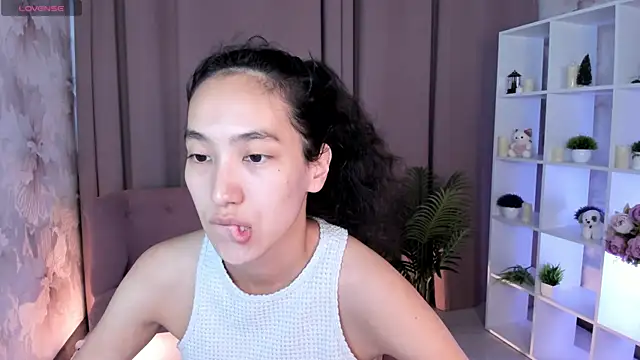Snapshot of FlirtyAura chatting on 07.19.26 FlirtyAura online show from 07.19.26