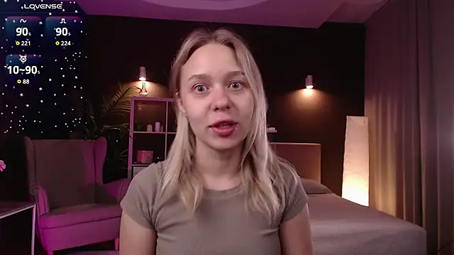 Snapshot of Pooja_Hegde chatting on 09.22.25 Pooja Hegde online show from 09.22.25