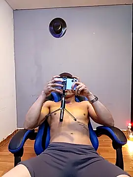 Snapshot of jhonny_thes28 chatting on 02.18.26 jhonny thes28 online show from 02.18.26