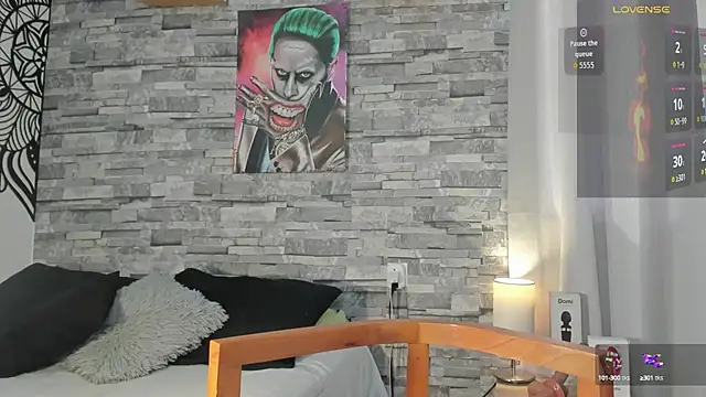 Snapshot of connorsmiith chatting on 10.22.25 connorsmiith online show from 10.22.25