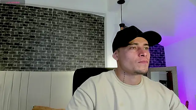 Snapshot of connorsmiith chatting on 02.25.26 connorsmiith online show from 02.25.26