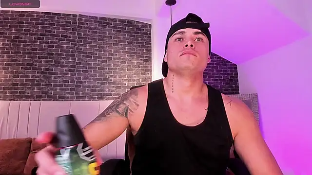 Snapshot of connorsmiith chatting on 02.27.26 connorsmiith online show from 02.27.26