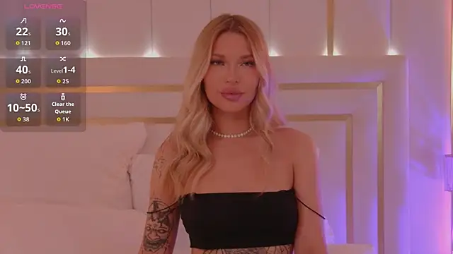 Snapshot of AriellaMelo chatting on 09.17.25 AriellaMelo online show from 09.17.25