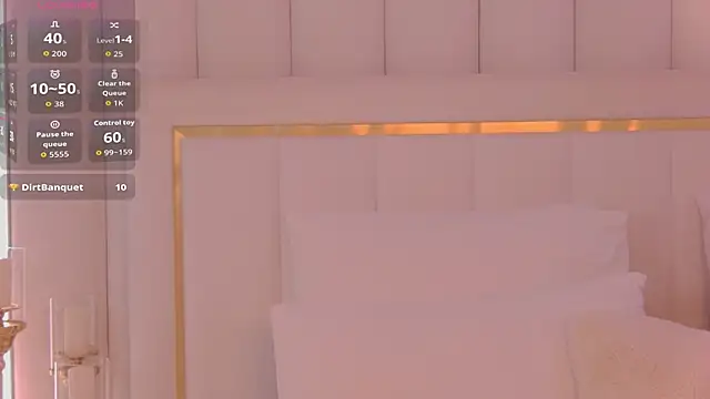 Snapshot of AriellaMelo chatting on 10.03.25 AriellaMelo online show from 10.03.25