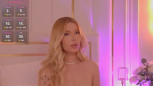 Snapshot of AriellaMelo chatting on 10.12.25 AriellaMelo online show from 10.12.25