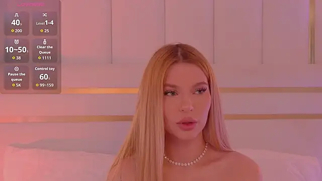 Snapshot of AriellaMelo chatting on 12.20.25 AriellaMelo online show from 12.20.25