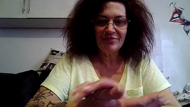 Snapshot of RubyyRosee chatting on 04.19.26 RubyyRosee online show from 04.19.26